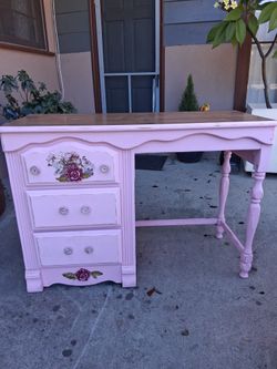 Cute Small Desk