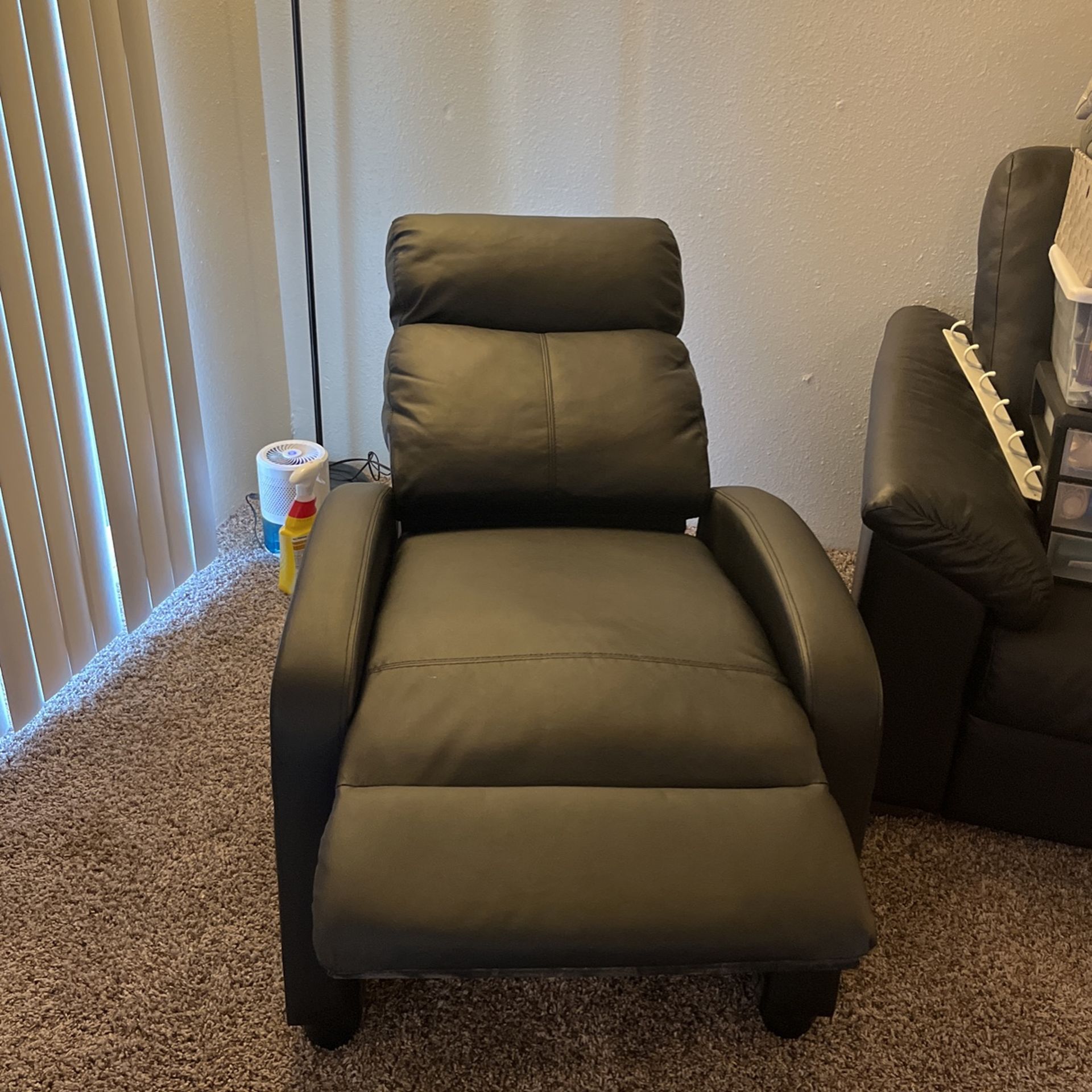 Recliner for Sale in Edgewood, WA OfferUp