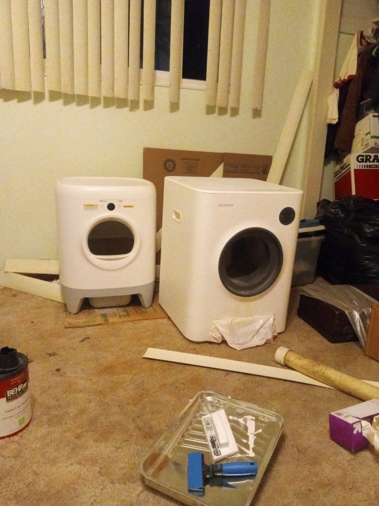 2 Robo Kitty Cat Litter Boxes Barely Used Are Cats Were Afraid Of Them