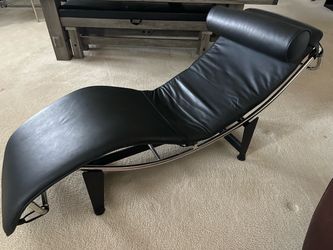 Modern Italian Lounger