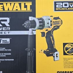 Dwalt 20 V Hammer Drill & Powe Stack Battery  With Charger