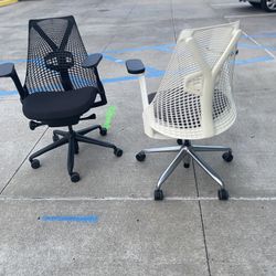 🎁 “Herman Miller SAYL Chairs Loaded In Black”🎄