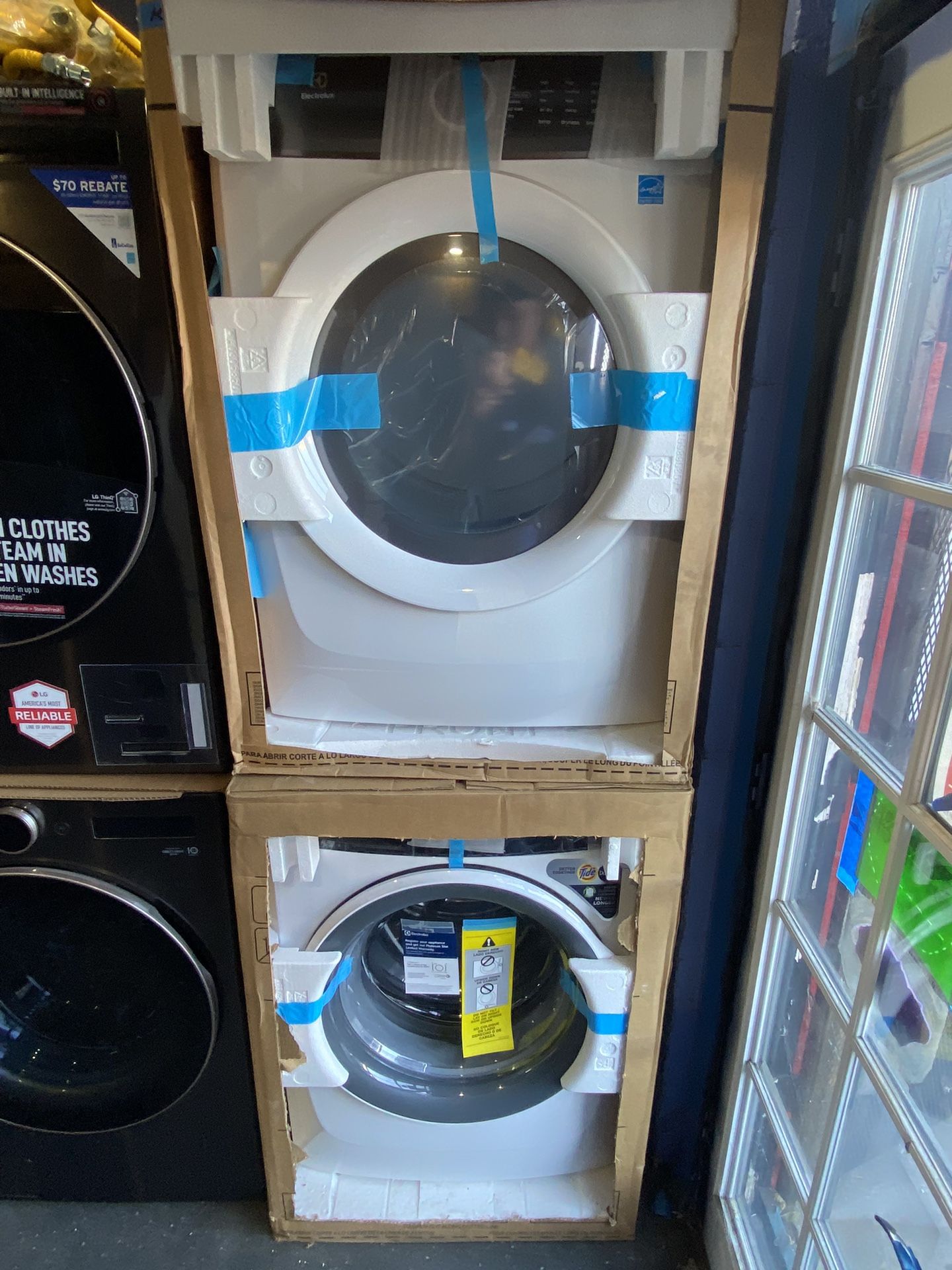 Brand New Electrolux Washer And Gas Dryer Set for Sale in Los Angeles