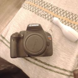 Canon Digital Camera Model Ds126271