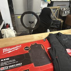 Milwaukee Heat Vest Size XL,L,M