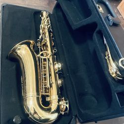 Saxophone. YAMAHA YAS-480 Intermediate Eb Saxophone, Gold Finish