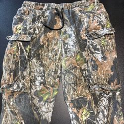 True-timber mossy oak style camouflage utility cargo flared bottom size medium