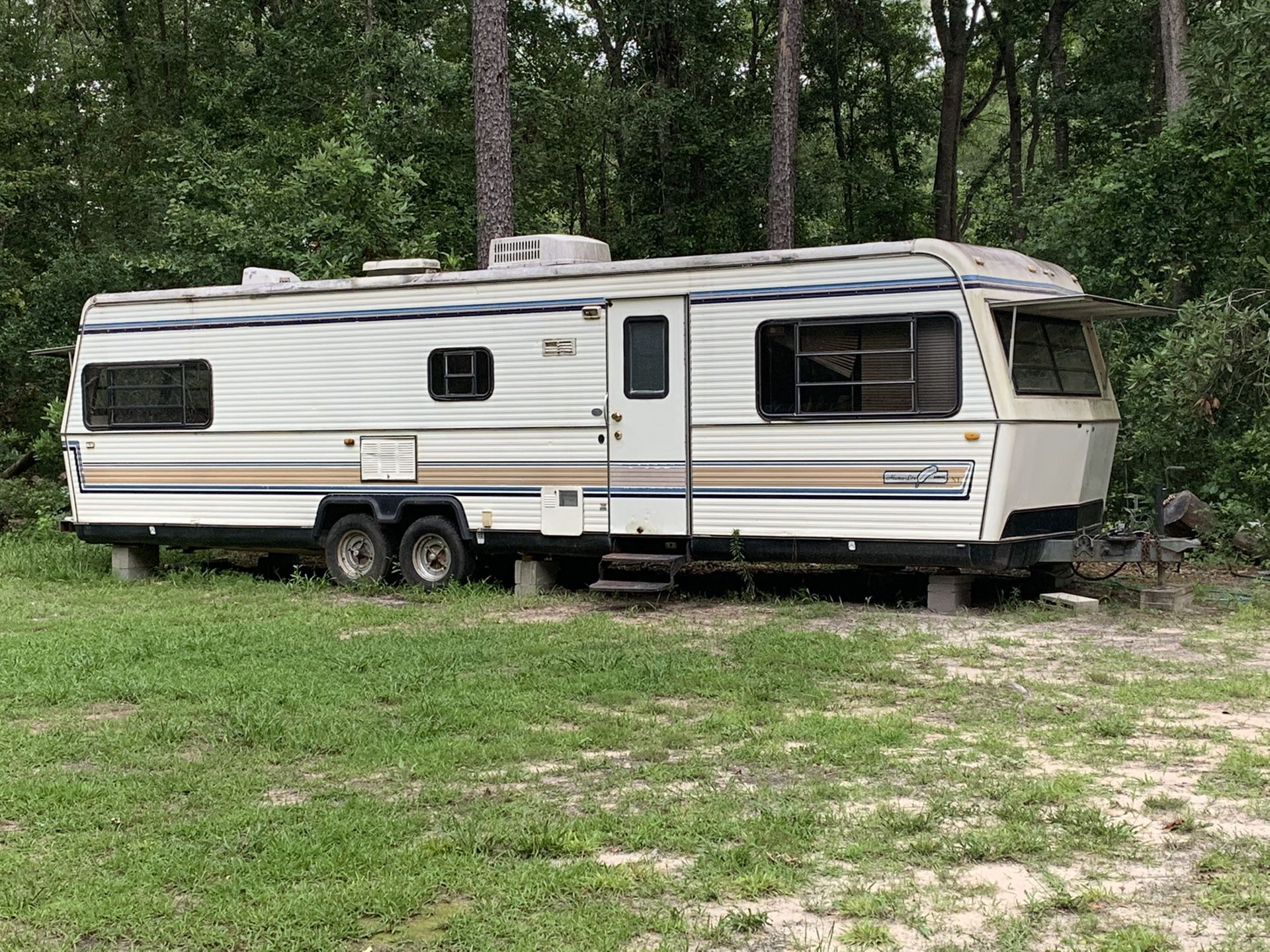 Late 90s RV $1500