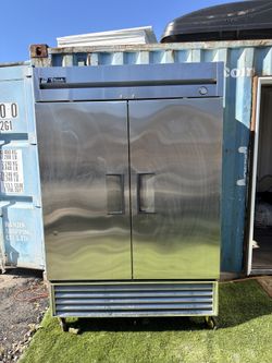 True Comercial Double Door Refrigerator