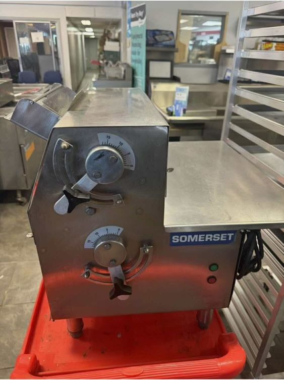 Somerset CDR-2100S 20” Sheeter, roller: Pizza, bakery, tortillas, cakes Side operated 120V🎂🍕🥐