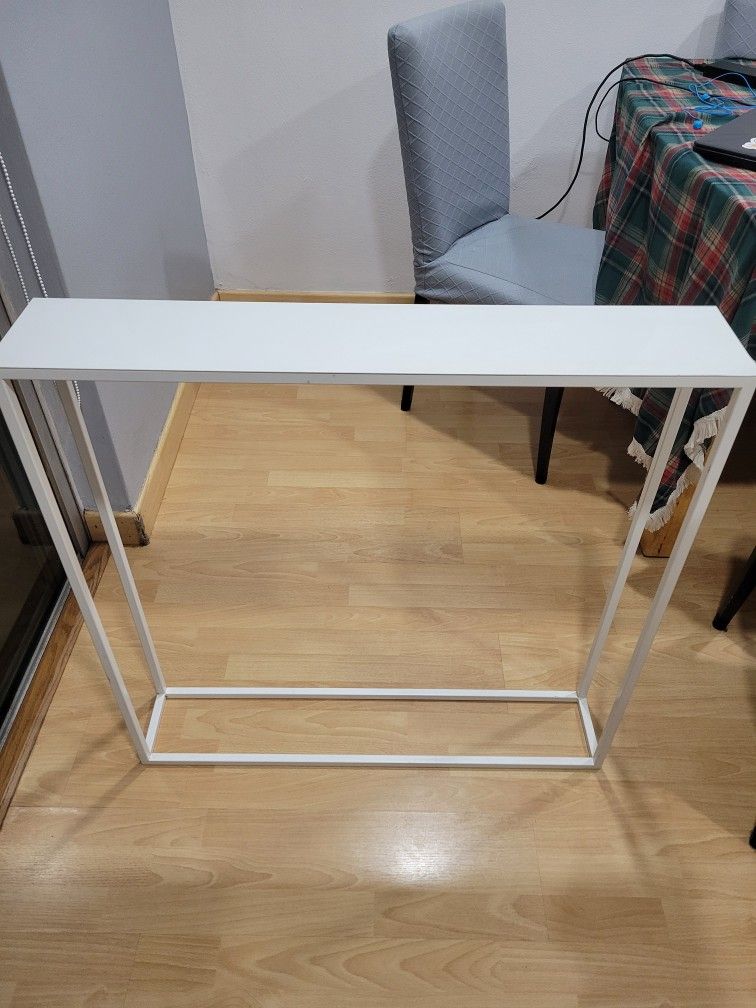 Narrow Table