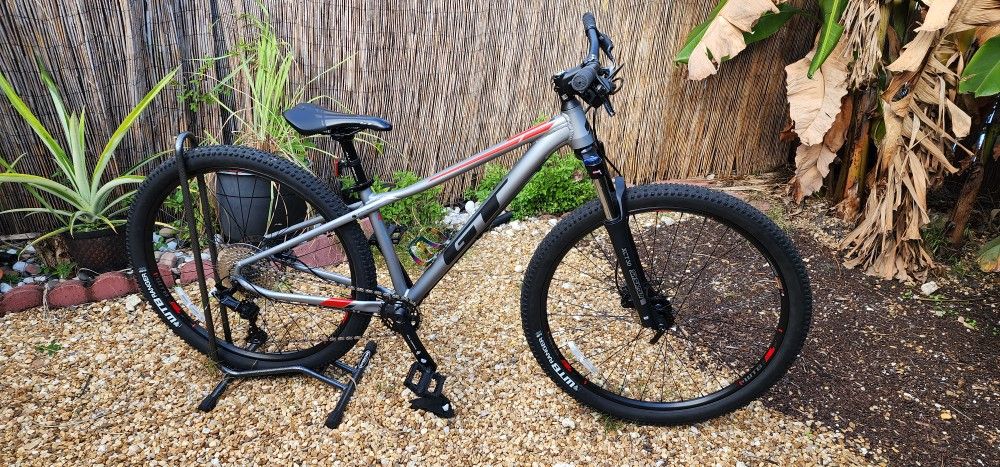 Mountain Bike GT Avalanche