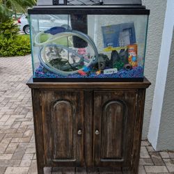 FISH TANK WITH ACCESORIES