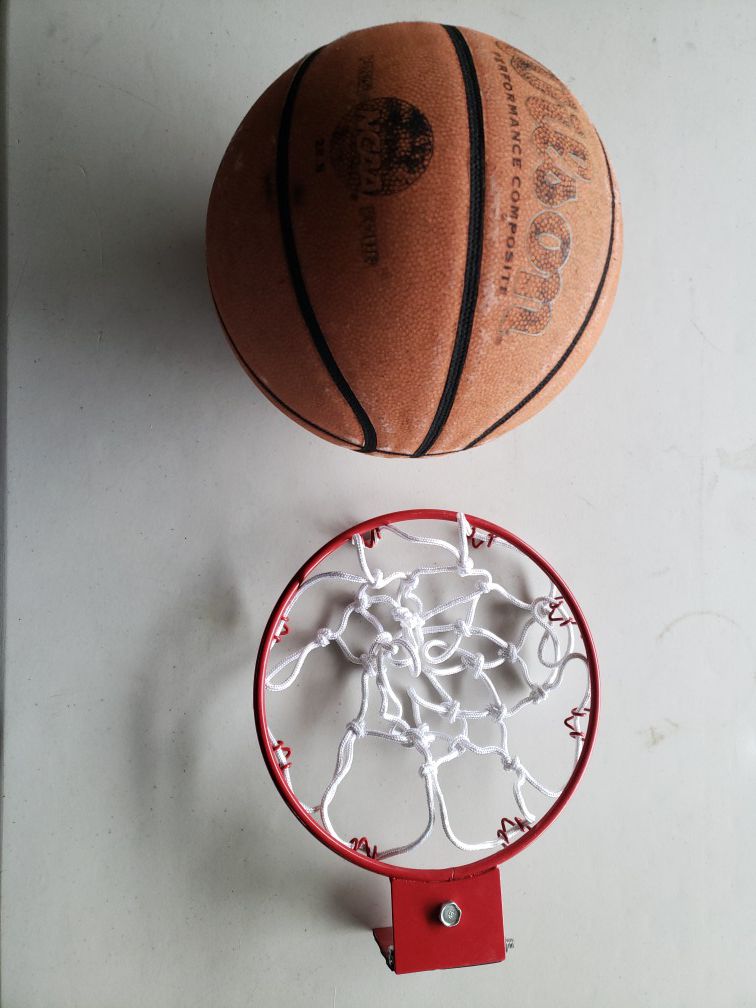 Mini breakaway basketball hoop