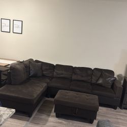 Sectional Couch with chaise
