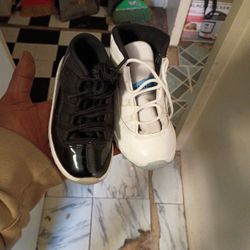 White 11's And Black 11's Jordan Duo Deal