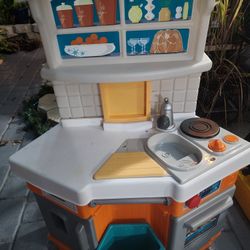Little Tikes Kitchen 
(sound does NOT work)