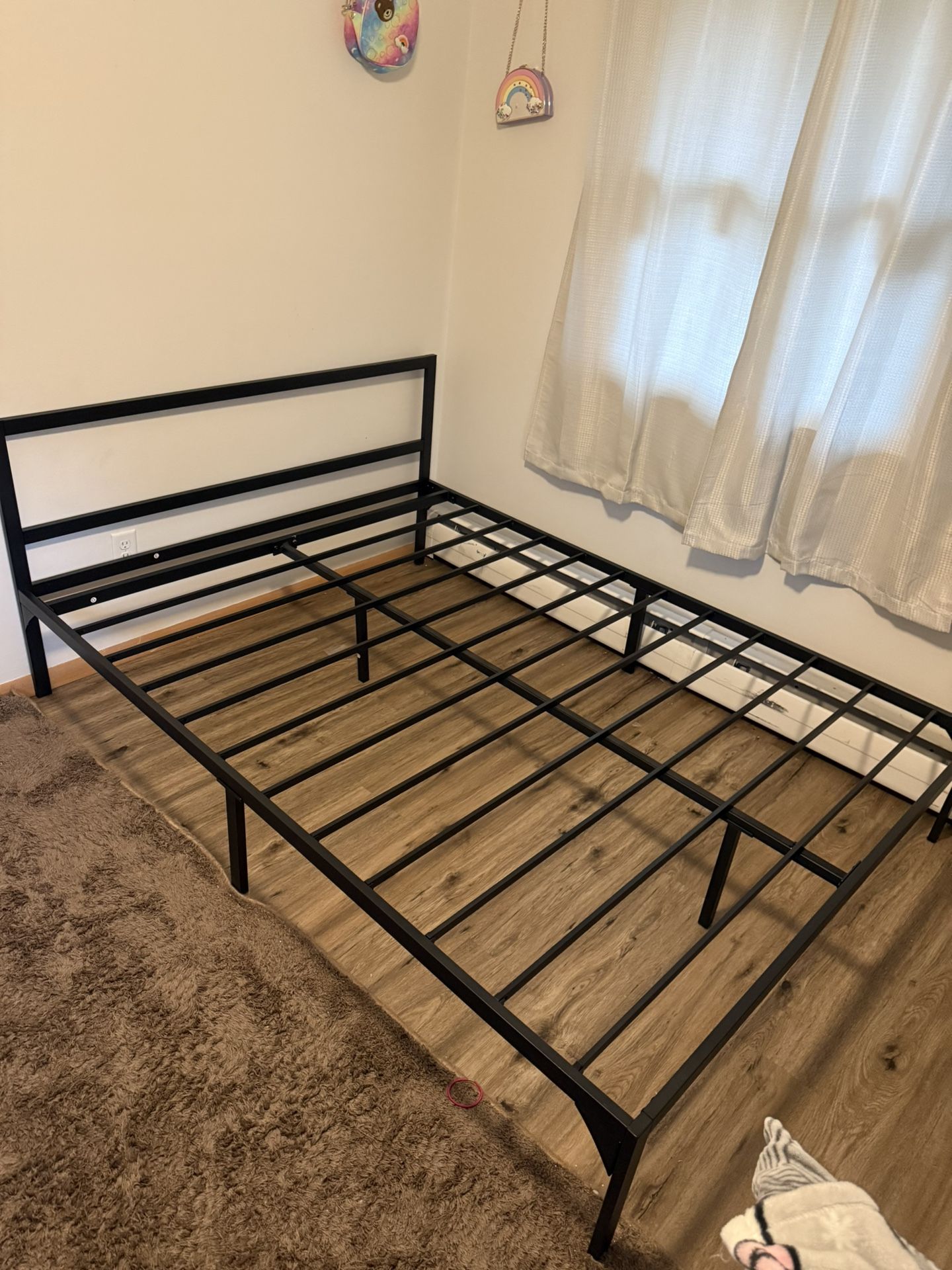Queen Size Bed Frame With Mattress