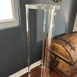 Mid Century LUCITE  Tall Stand
