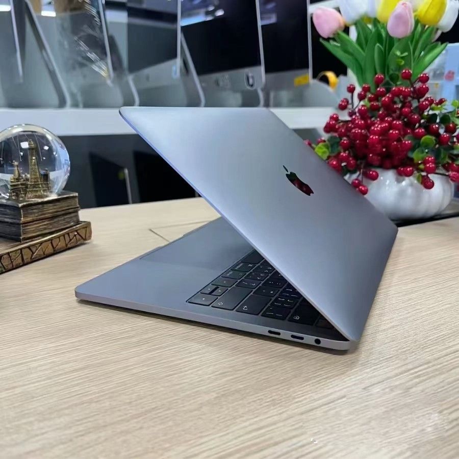 MacBook Pro 14" Laptop - Apple M1 Pro chip - 16GB Memory   Space Gray