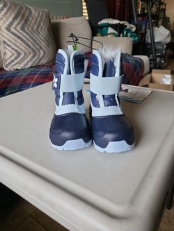 Girl Snow Boots Size9/10
