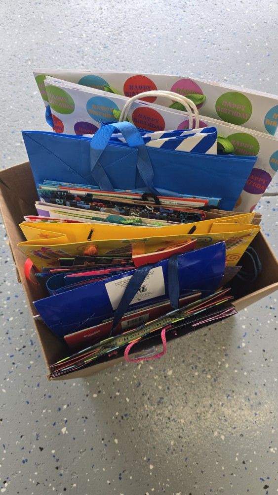 Box Of At Least 50 Gift And Wine Bags