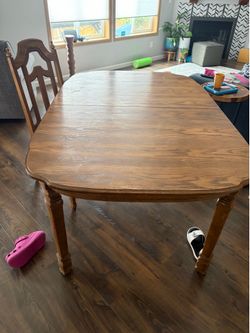 Dining table+ 6 chairs+ 2 leafs
