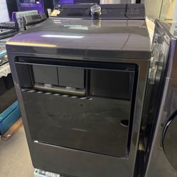 LG Electric Dryer In Black 