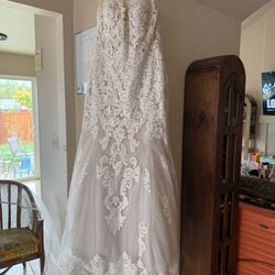 Maggie Sottero Fiona Wedding Dress Size 14