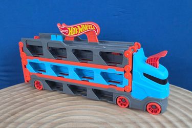 Hot Wheels Speedway Hauler Storage Carrier