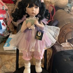 Porcelain Dolls Collection 