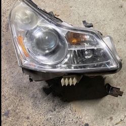 07-09 Infiniti g35 headlight
