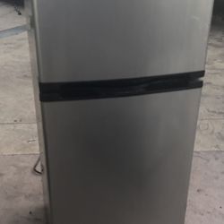 Stainless Small Top Freezer 