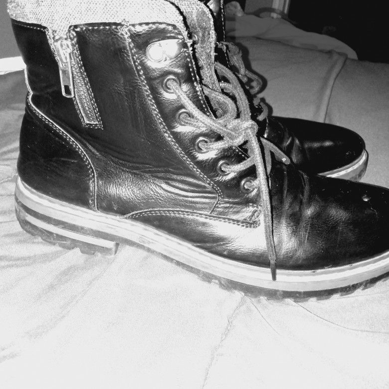 Black Steve Madden Boots With Zipper