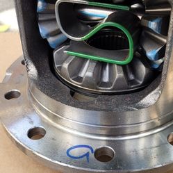 1(contact info removed) Mustang Ford Performance 8.8" 31 Spline Traction-Lok Differential