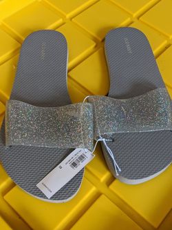 Old Navy slides sandals flip flops size 10 grey silver glitter