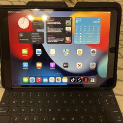 iPad Pro With Apple Keyboard