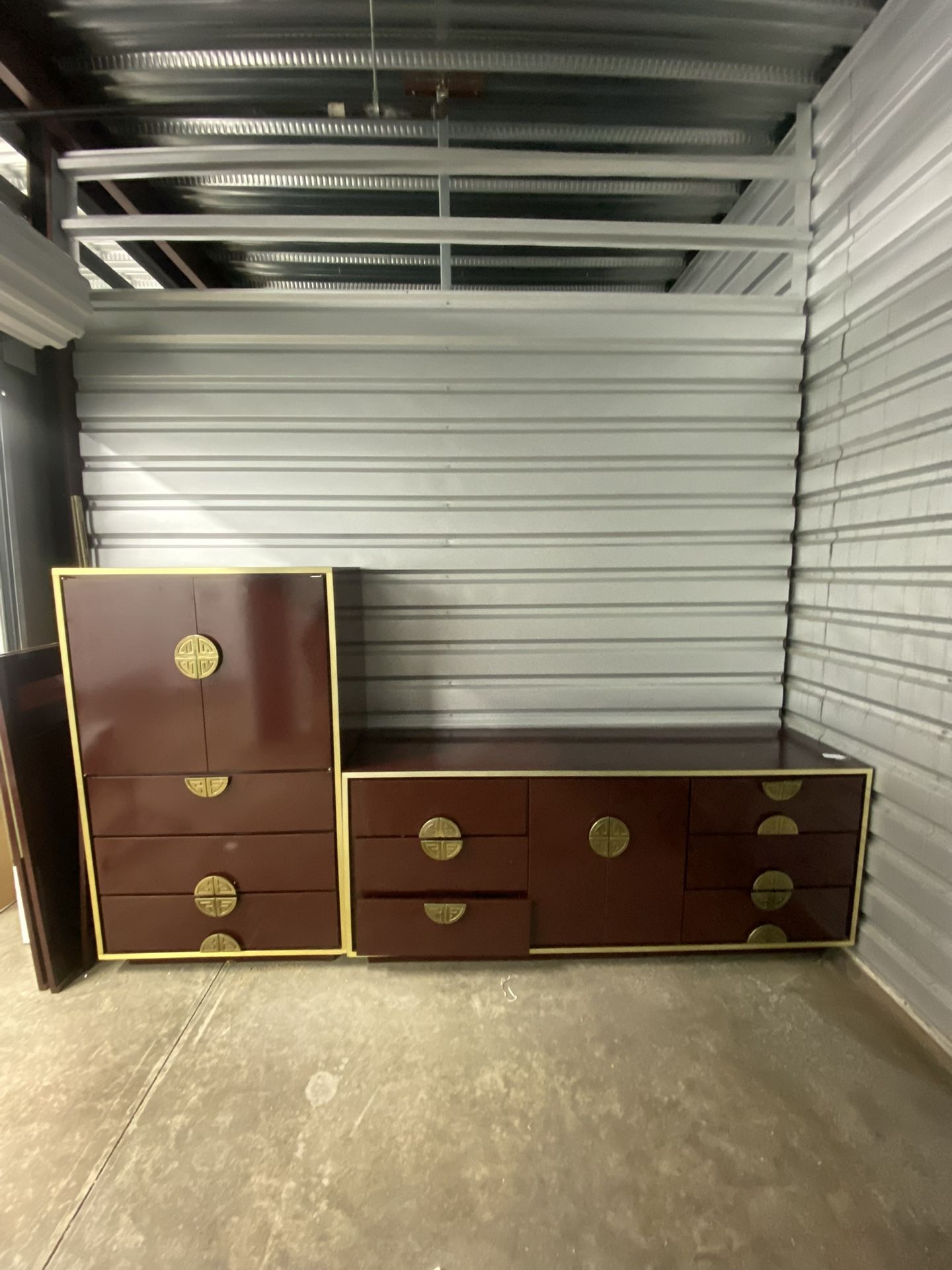 Free Dresser & Chest