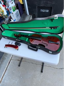 Skylark brand violin with case