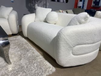 White Boucle Teddy Sherpa Sofa / Sofá Cómodo