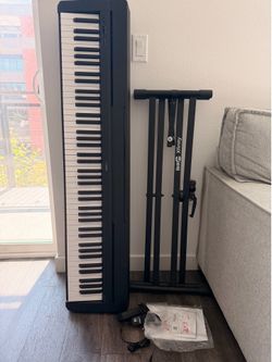 Yamaha P71 Piano