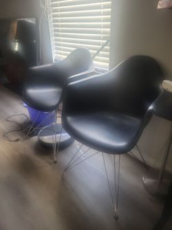4 black chairs