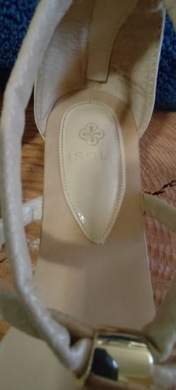 Isola Adelina Flat Sandals Nordstrom Flat Sandals Strappy Gold Toe Gold Zippers On Back Heel Neutral Beige Strappy Sandals. Nordstrom Shoe s for Sale in Phoenix AZ OfferUp