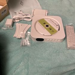 Portable CD Player with Speaker, Remote & Wall Mount – New