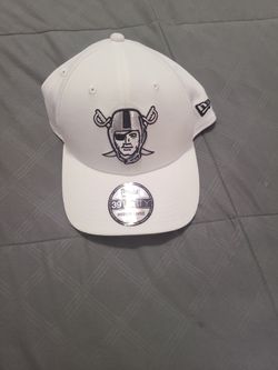Raiders Fitted Hat Medium/Large Size fits 7/14  to 7/38