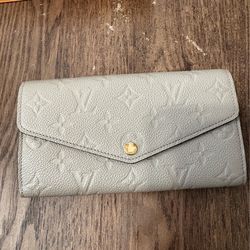 Louis Vuitton Sarah Wallet