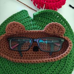 Bear eye glass holder