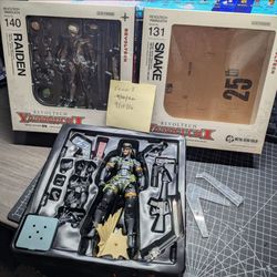 Metal Gear REVOLTECH YAMAGUCHI Bundle