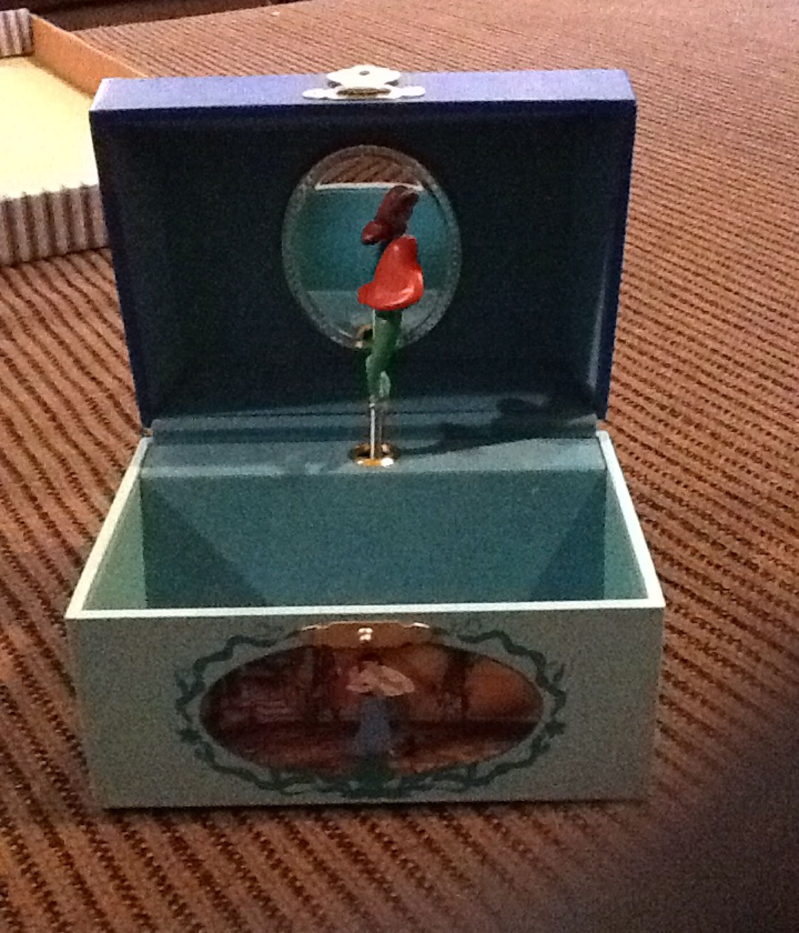 Disney: The Little Mermaid child's Wind-up Jewlry Box. (NEW)