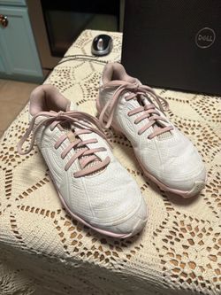 Girls underarmor sports cleats size 4y